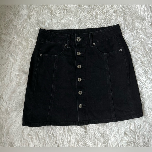 Black denim skirt - Picture 2 of 6